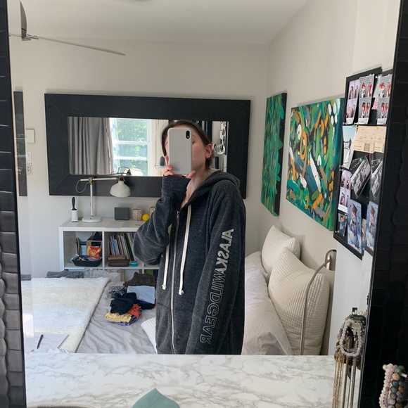 Alaska Wildgear zip up hoodie - Picture 9 of 9